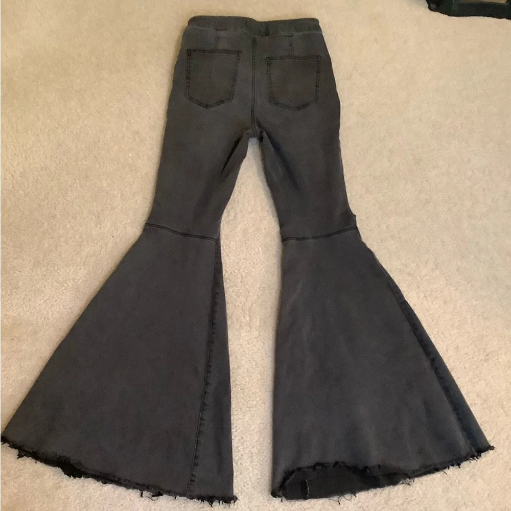 Free People Just Float Flare Bell Bottom Pant Jeans Black Grey size 27/4 Small. - Picture 12 of 16